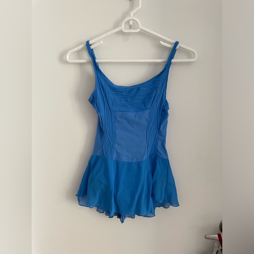 Wear moi leotard with skirt XS